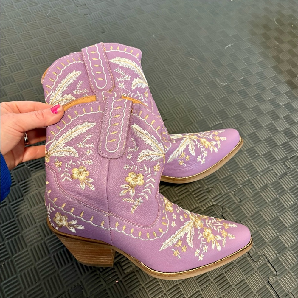 Lavender Embroidered Western Boots